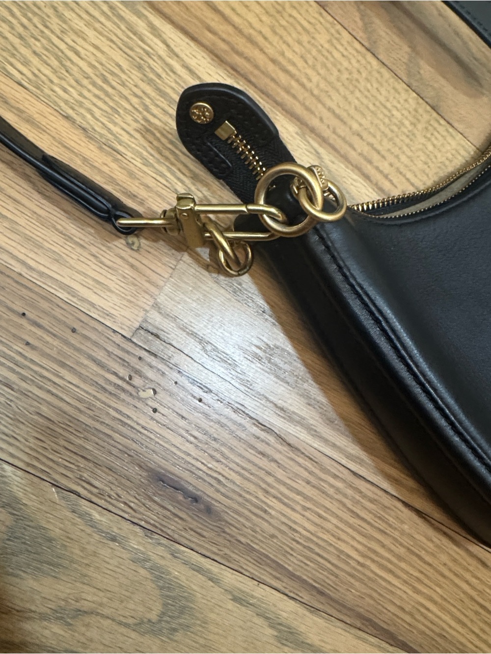 Tory Burch Black Leather crescent Shoulder Bag or crossbody with Gold Hardware - Picture 5 of 14
